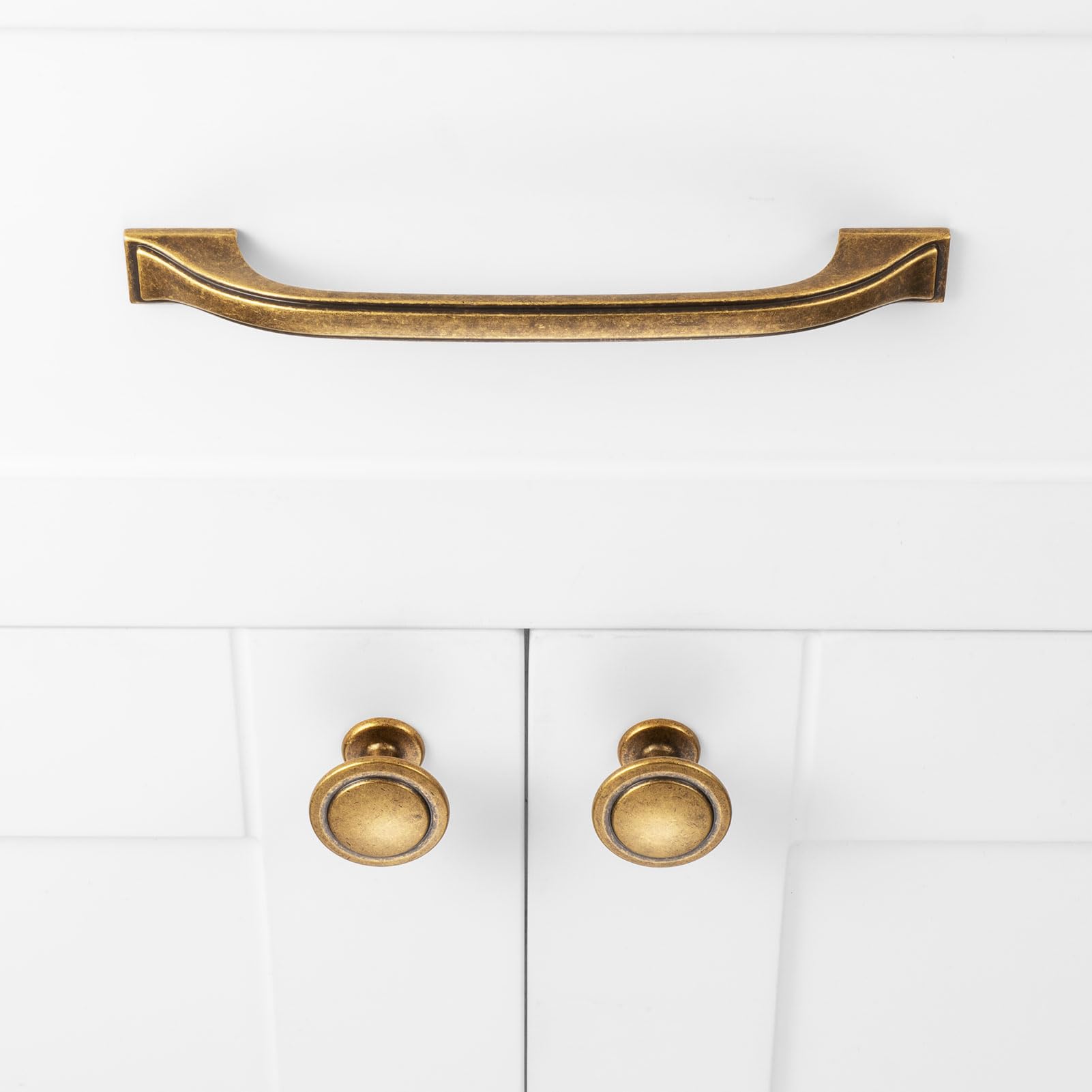 BEROSSA solid metal construction ensures sturdy, long-lasting hardware.