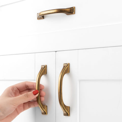 BEROSSA vintage brass kitchen cabinet hardware adds warmth and character to interiors.