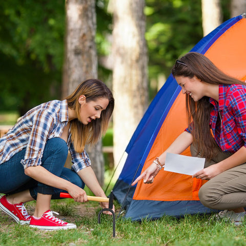 Besitu 32-pack stakes support canopies, inflatables, and decorative setups.