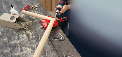 BESSEY WS-3+2K-CB angle clamp demonstrating workpiece protection during tightening.