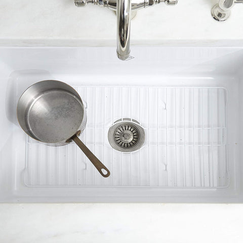 Better Houseware sink protector is easy to clean and rust-resistant.