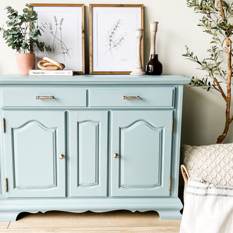 Beyond Paint Nantucket brush stroke on wood demonstrates smooth, easy application