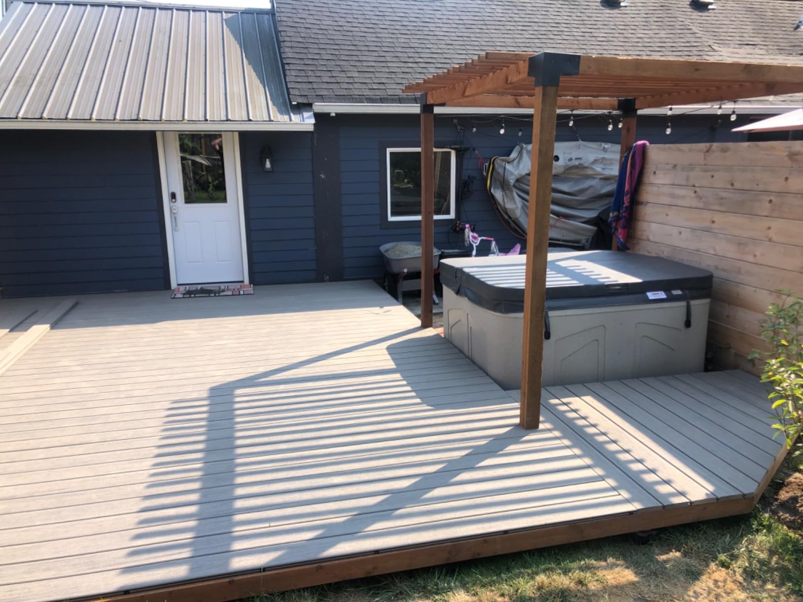 BGTLGIO compact design enables under-deck storage space
