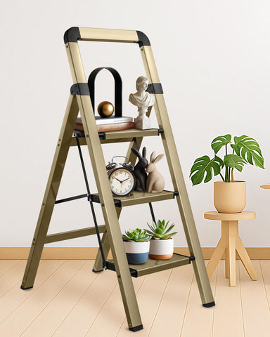 Bibkoke 3-step ladder suitable for indoor and outdoor tasks
