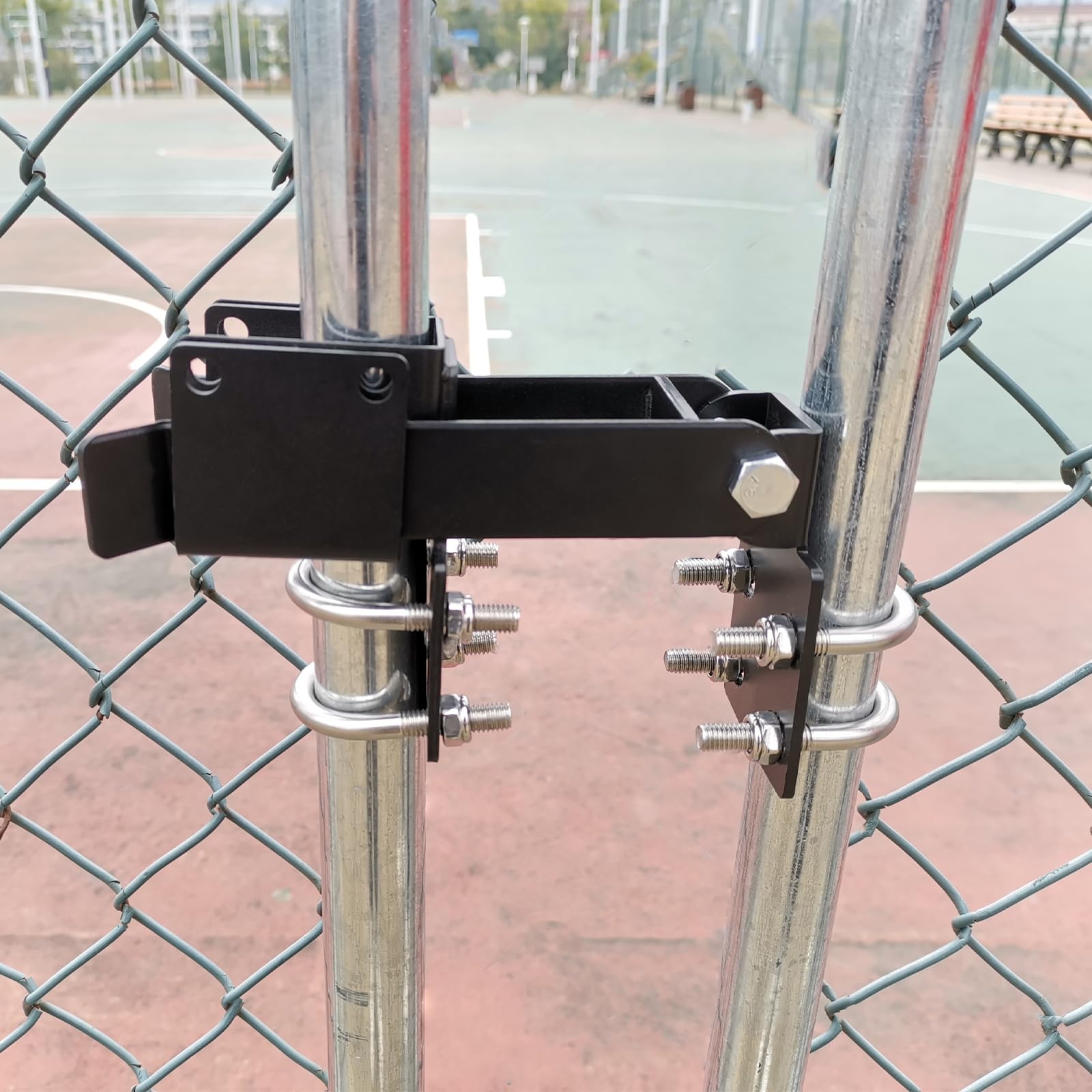 BiJun easy installation highlights simple alignment and adjustable fit for different posts.