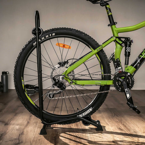 BikeHand powder-coated frame close-up emphasizes durability and floor protection