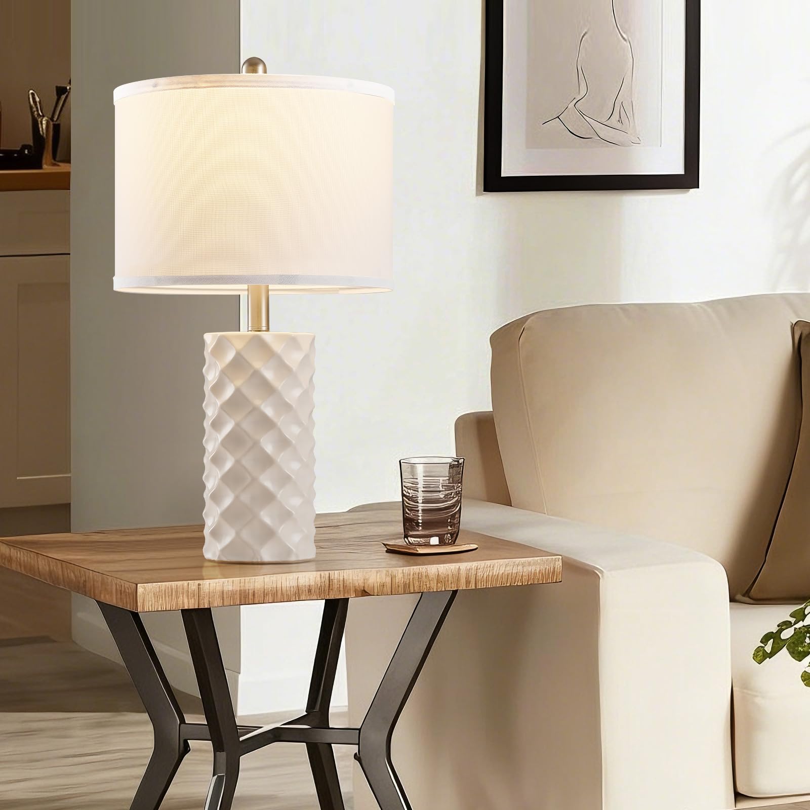 BLHDZJR Two lamps in a living room corner enhancing ambience.