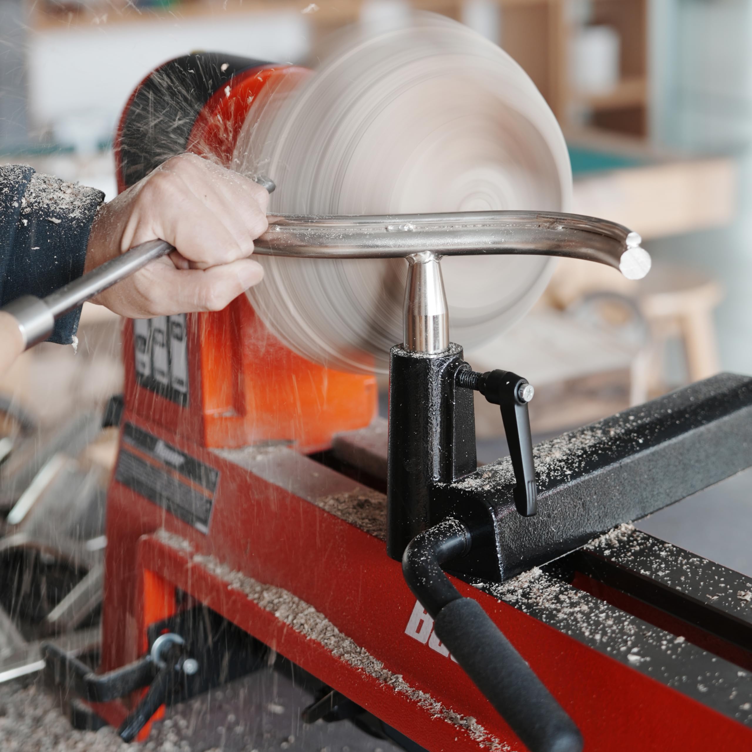 BMWOOD 2-1-2in-radius curved toolrest supports detailed hollowing.