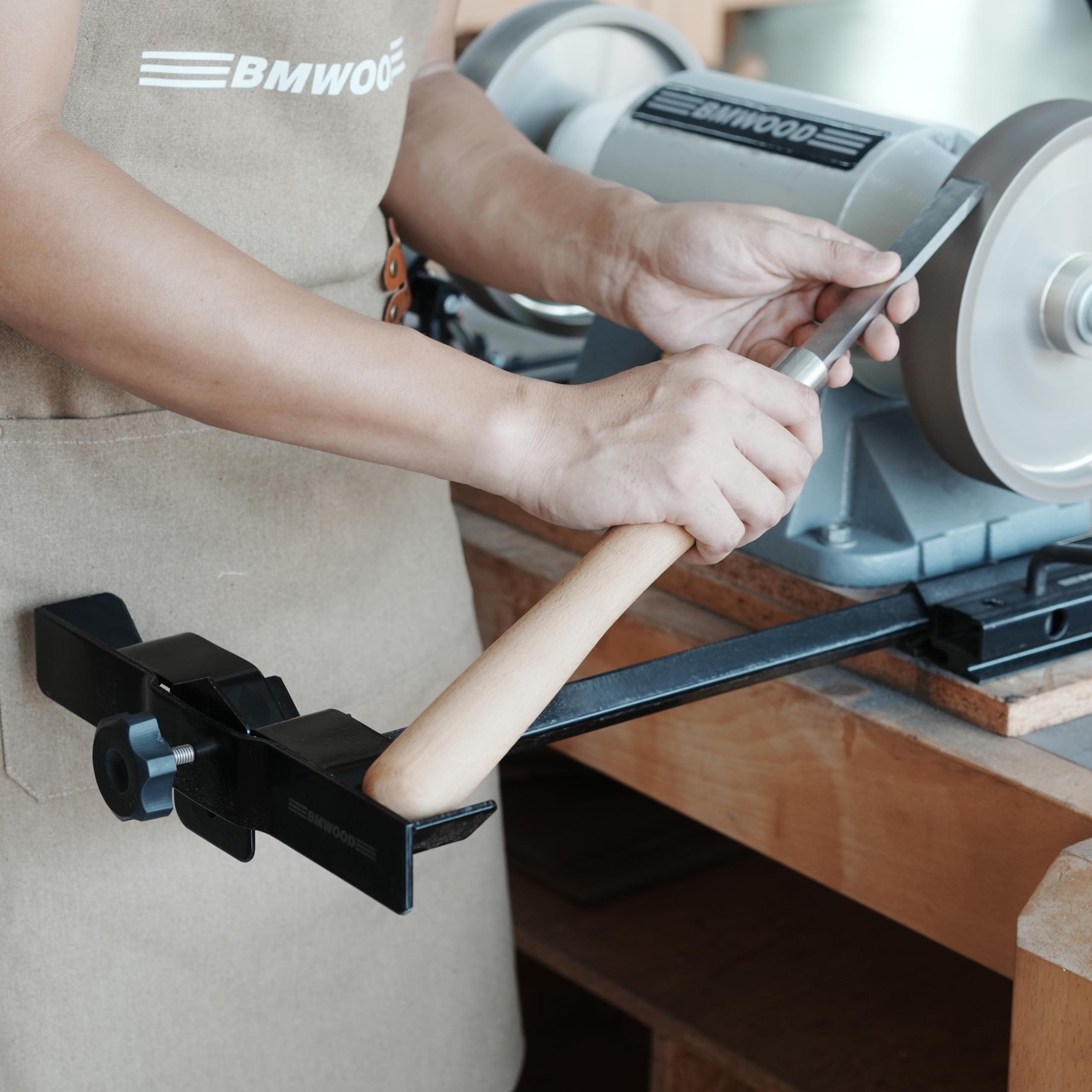 BMWOOD BG-GRIND4 double bases mount under wheels for stability.