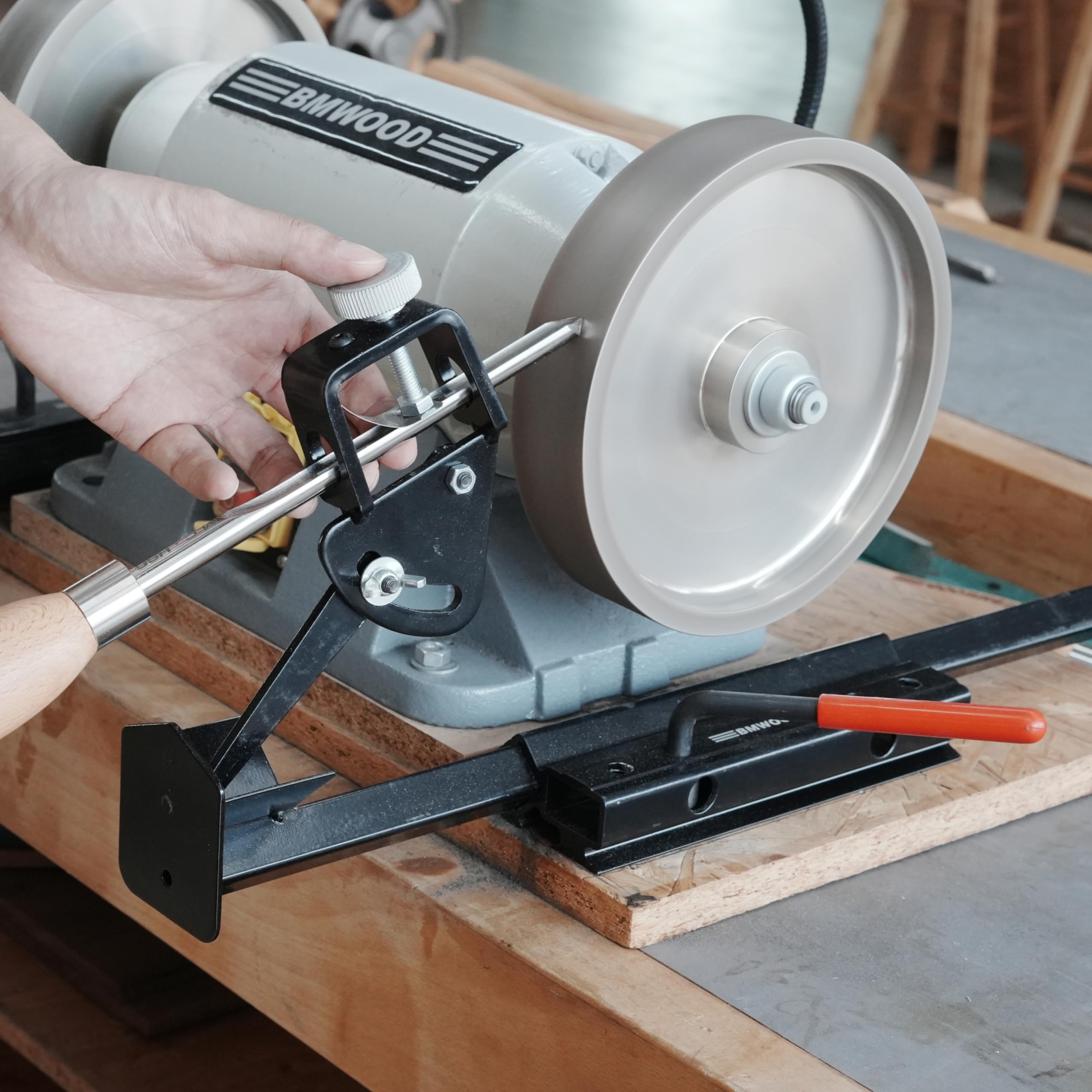 BMWOOD BG-GRIND4 three-position tool holder adds versatility for profiles.