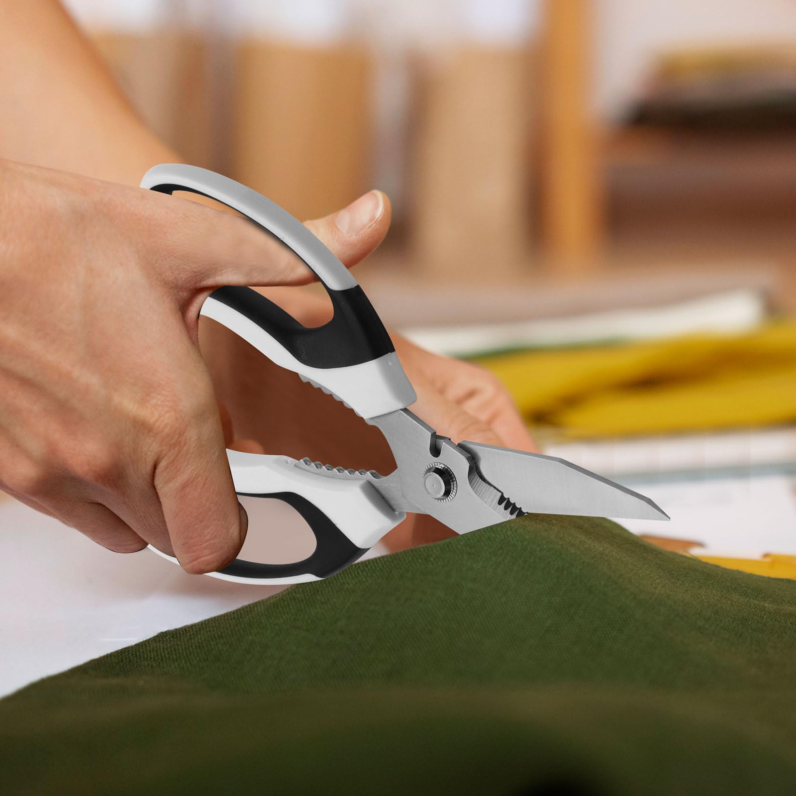 BoFuYuan 8-Inch scissors cutting fabric for crafts.