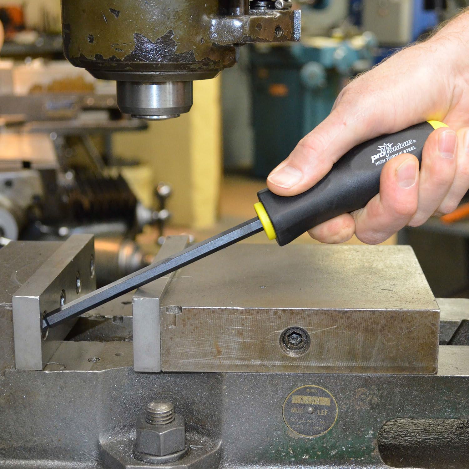 Anti-roll design on Bondhus balldriver handle prevents slipping or rolling
