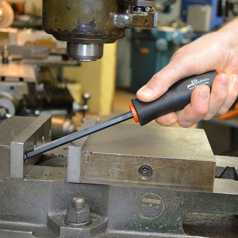 Non-slip grip on Bondhus balldriver handles for wet or oily hands
