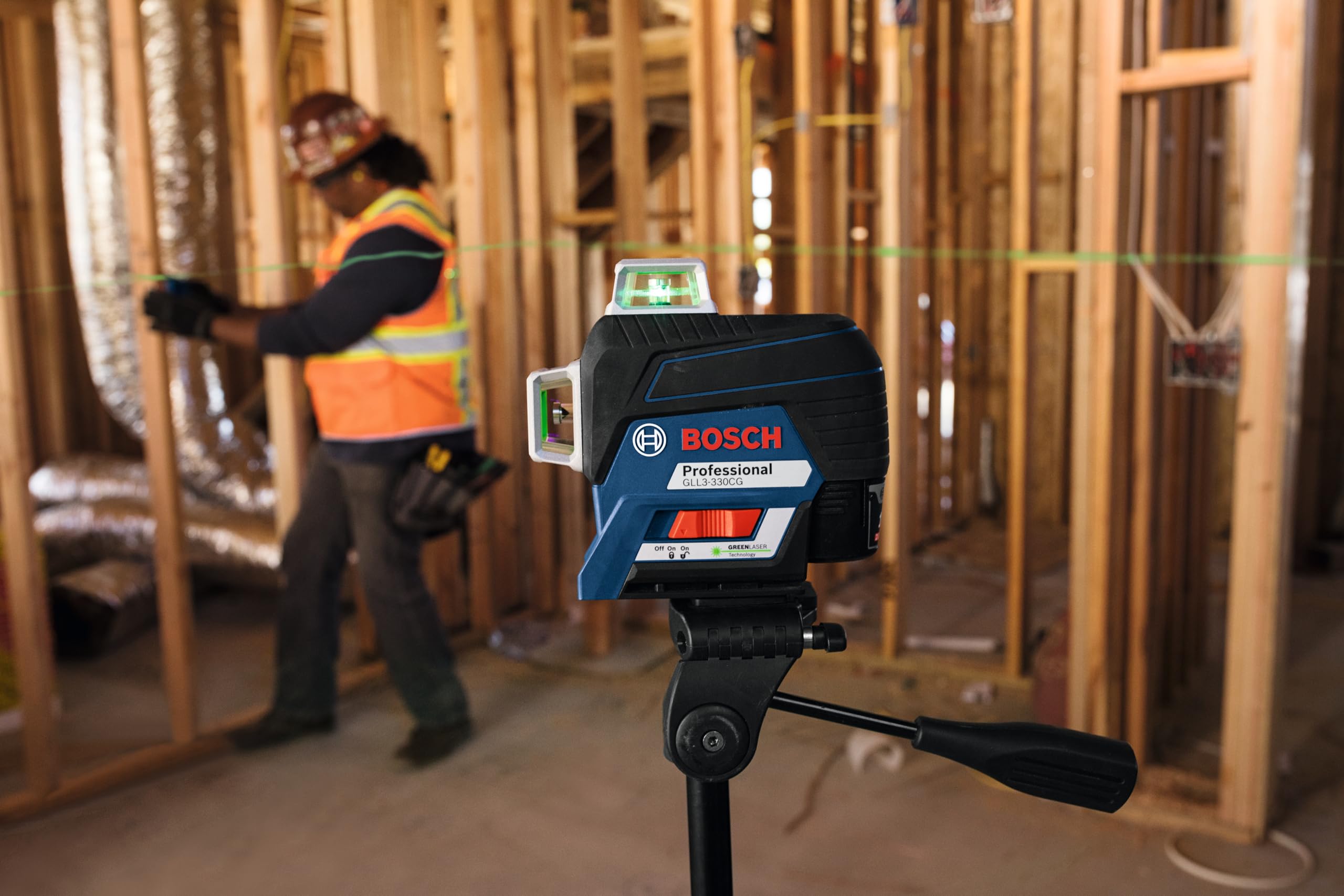Bosch GLL3-330CG compact portable design for one-person use