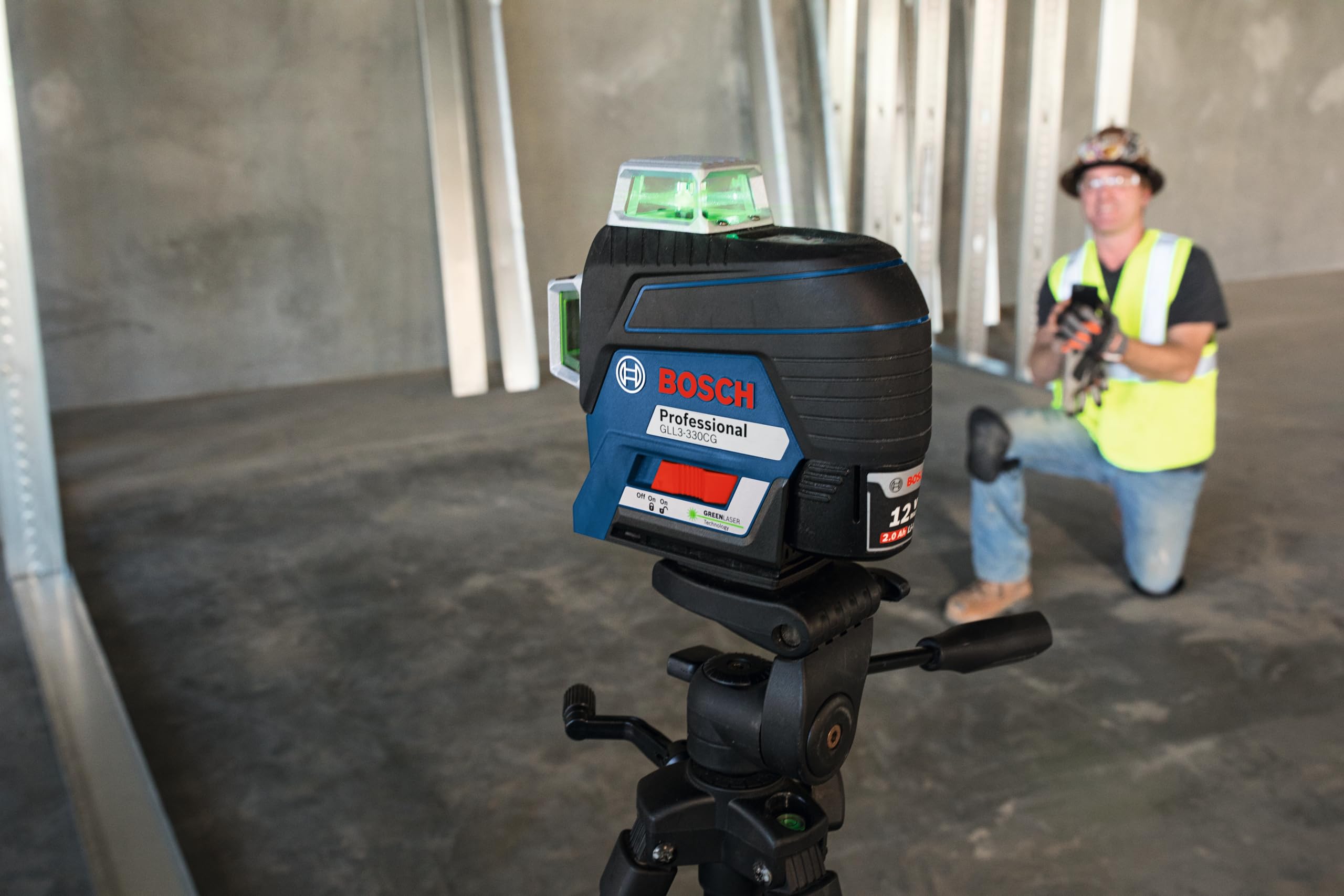 Bosch GLL3-330CG high-visibility green beams in bright conditions