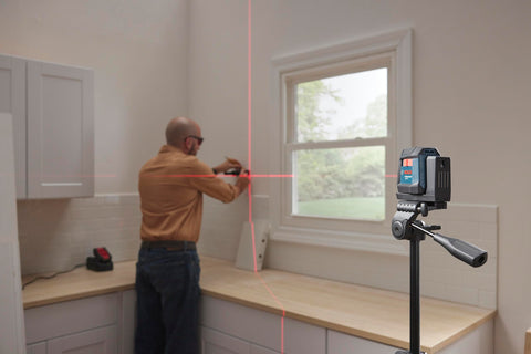 Bosch GLL50-20 5/16 inch accuracy at 30 feet for lines