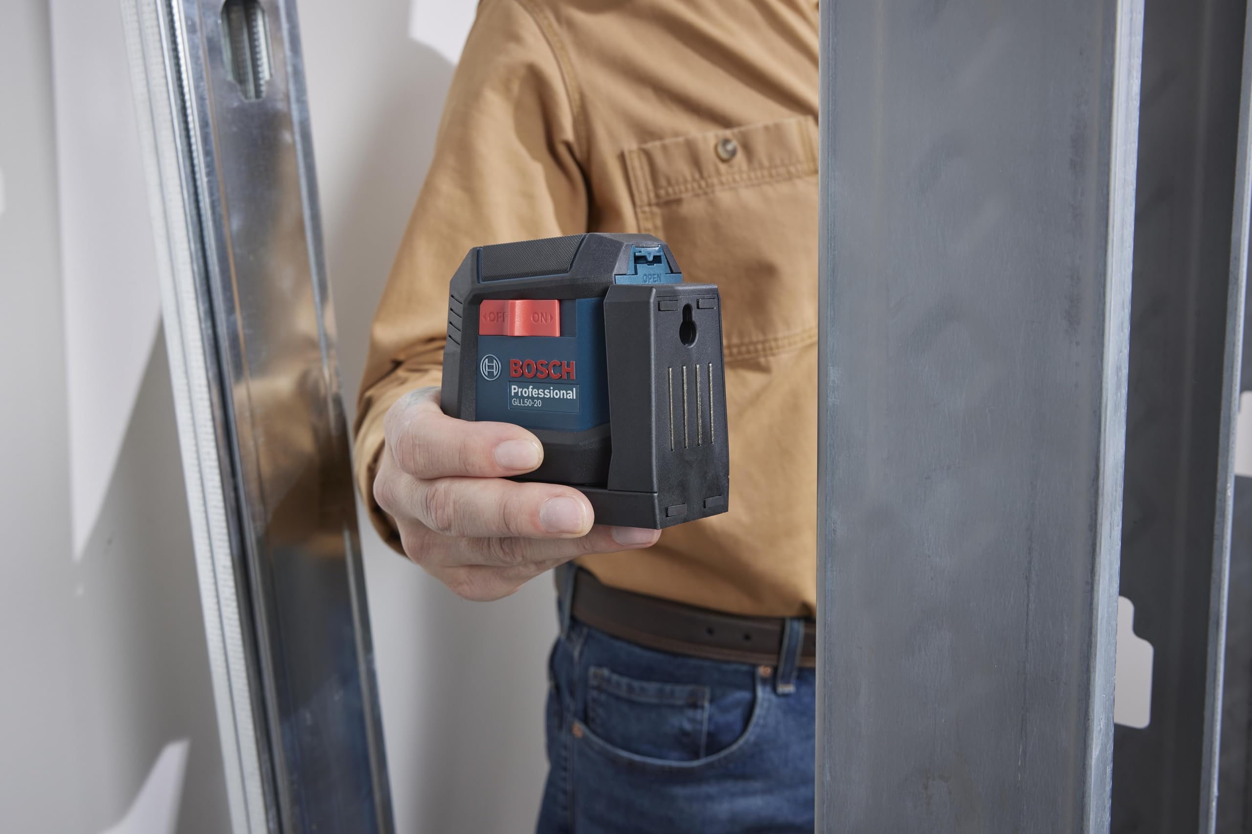 Bosch GLL50-20 smart pendulum self-leveling indicator and lock