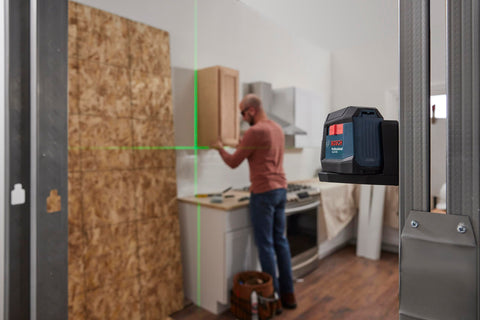 Bosch GLL50-20GL rubber overmold protects critical points.