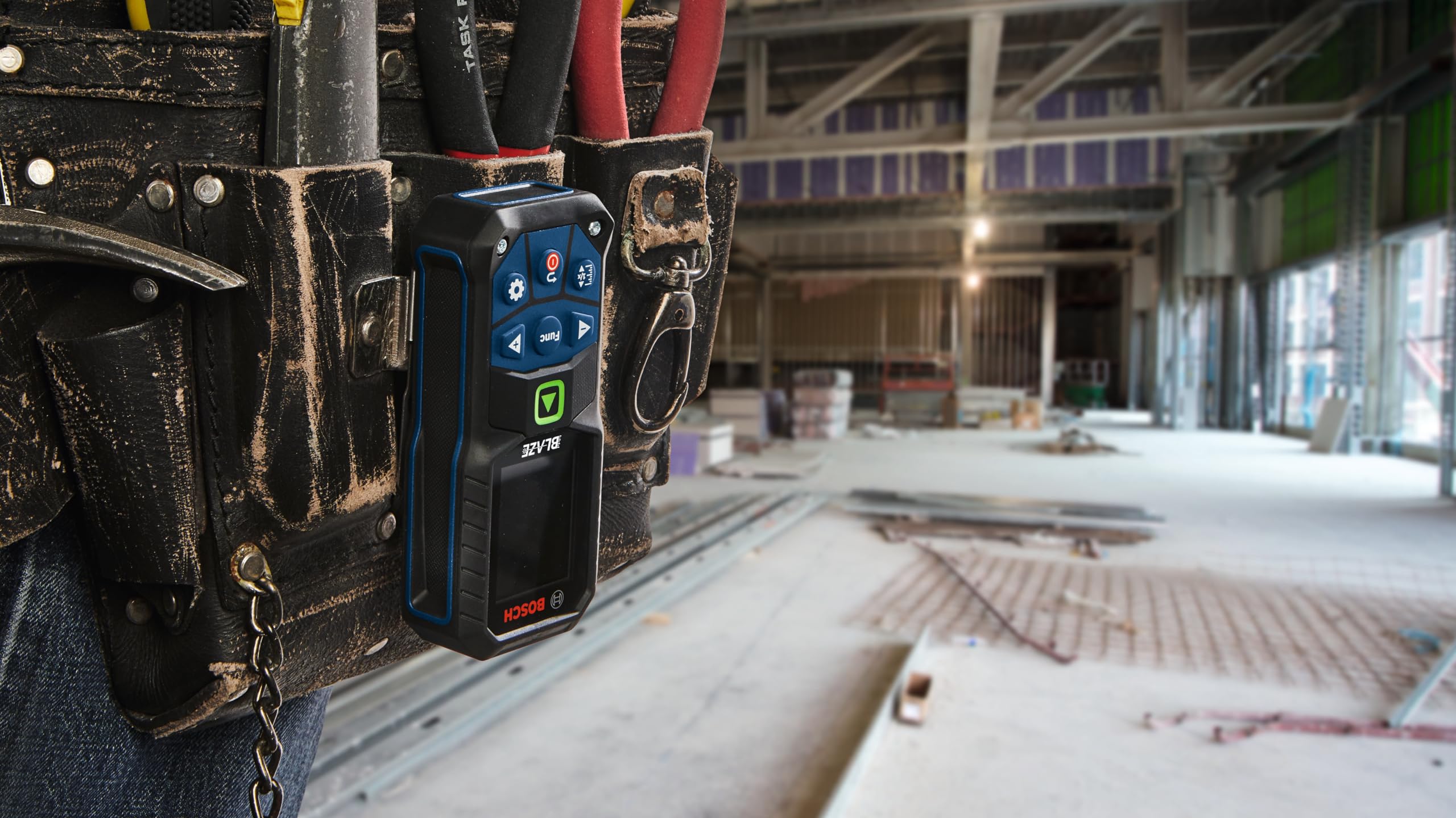 Bosch GLM165-27CGL rounding function simplifies fractions on site