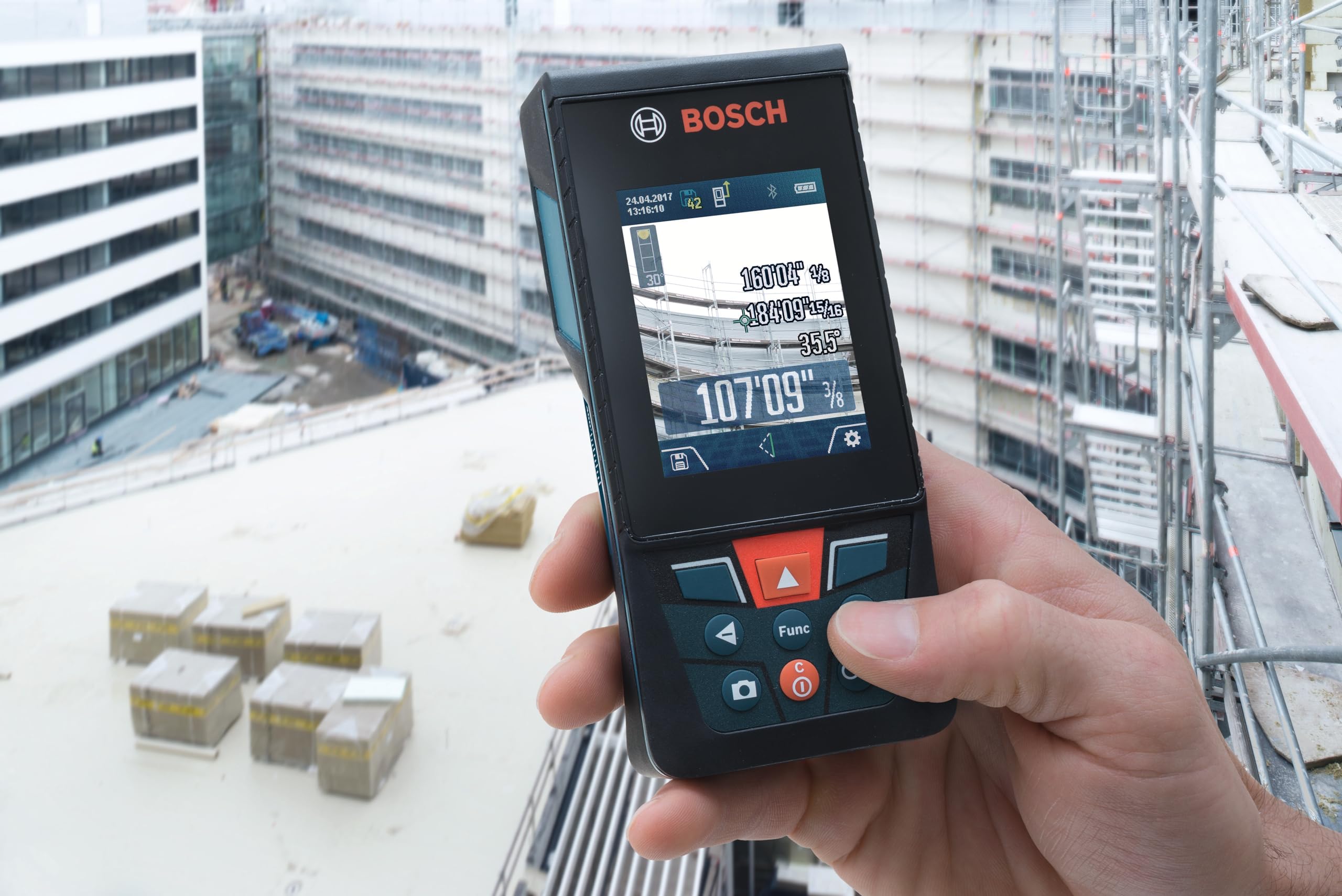 Bosch GLM400CL inclinometer shows tilt for accurate indirect measurements.