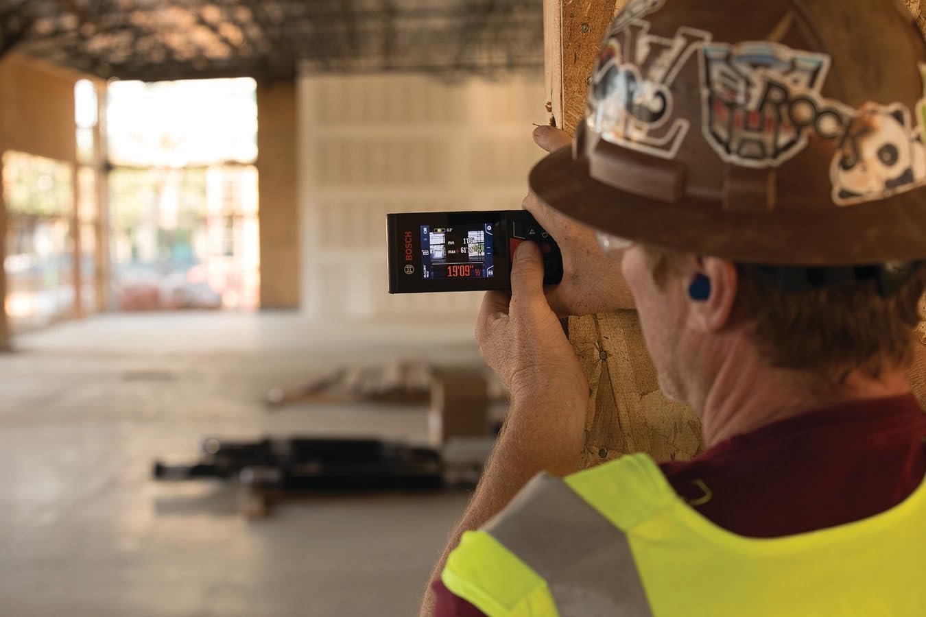 Bosch GLM400CL MeasureOn app syncs plans, measurements, and photos.