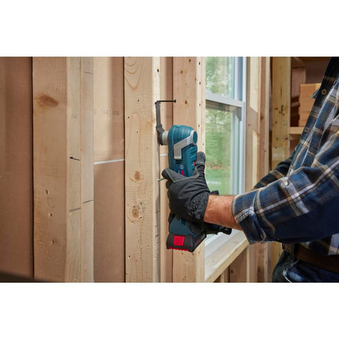 Bosch GOP18V-34N LED work light illuminates the work area for precision