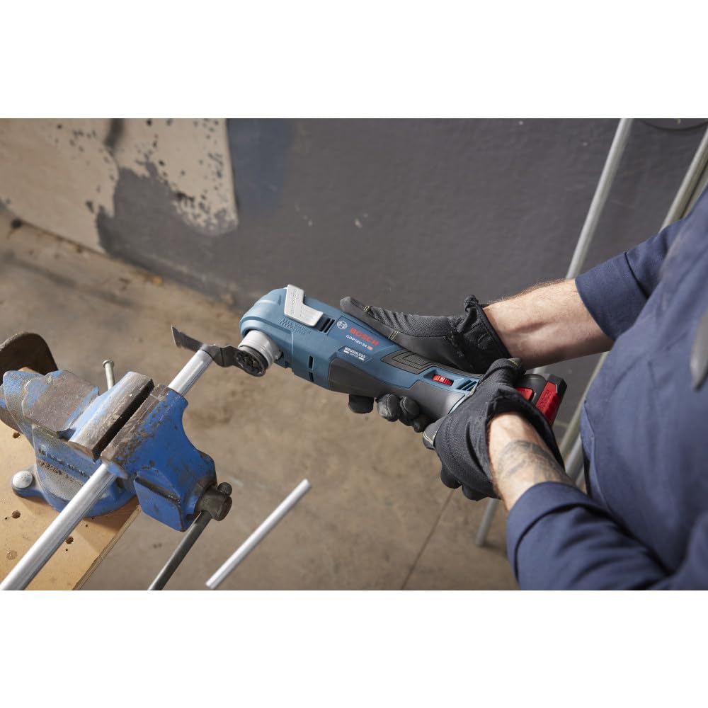 Bosch GOP18V-34N no-touch blade-change demonstrates fast blade swaps