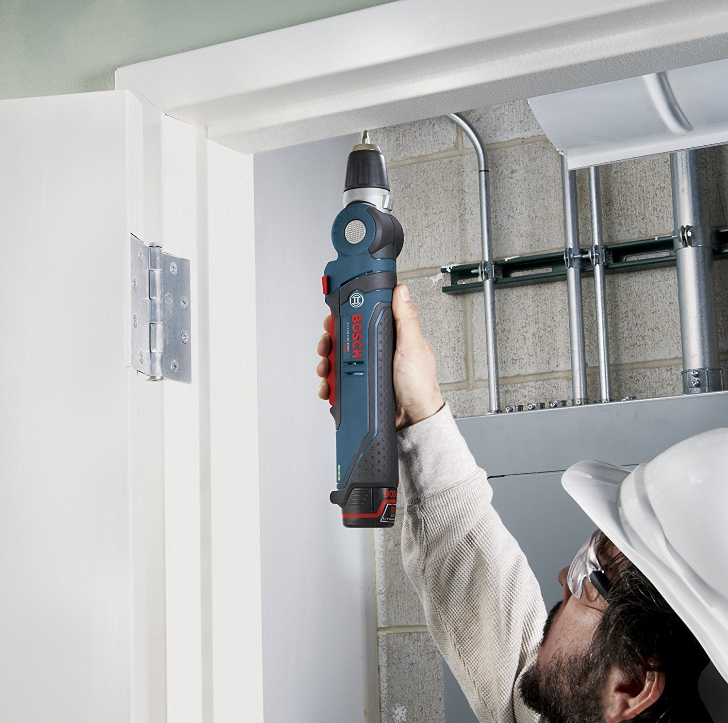 Bosch PS11-102 variable-speed trigger provides controlled drilling and driving.