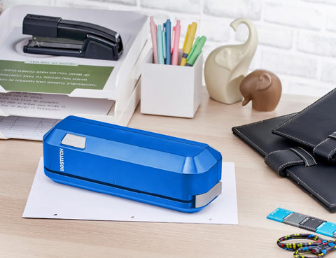 Bostitch EHP20 Blue non-slip base keeps the punch stable during use.