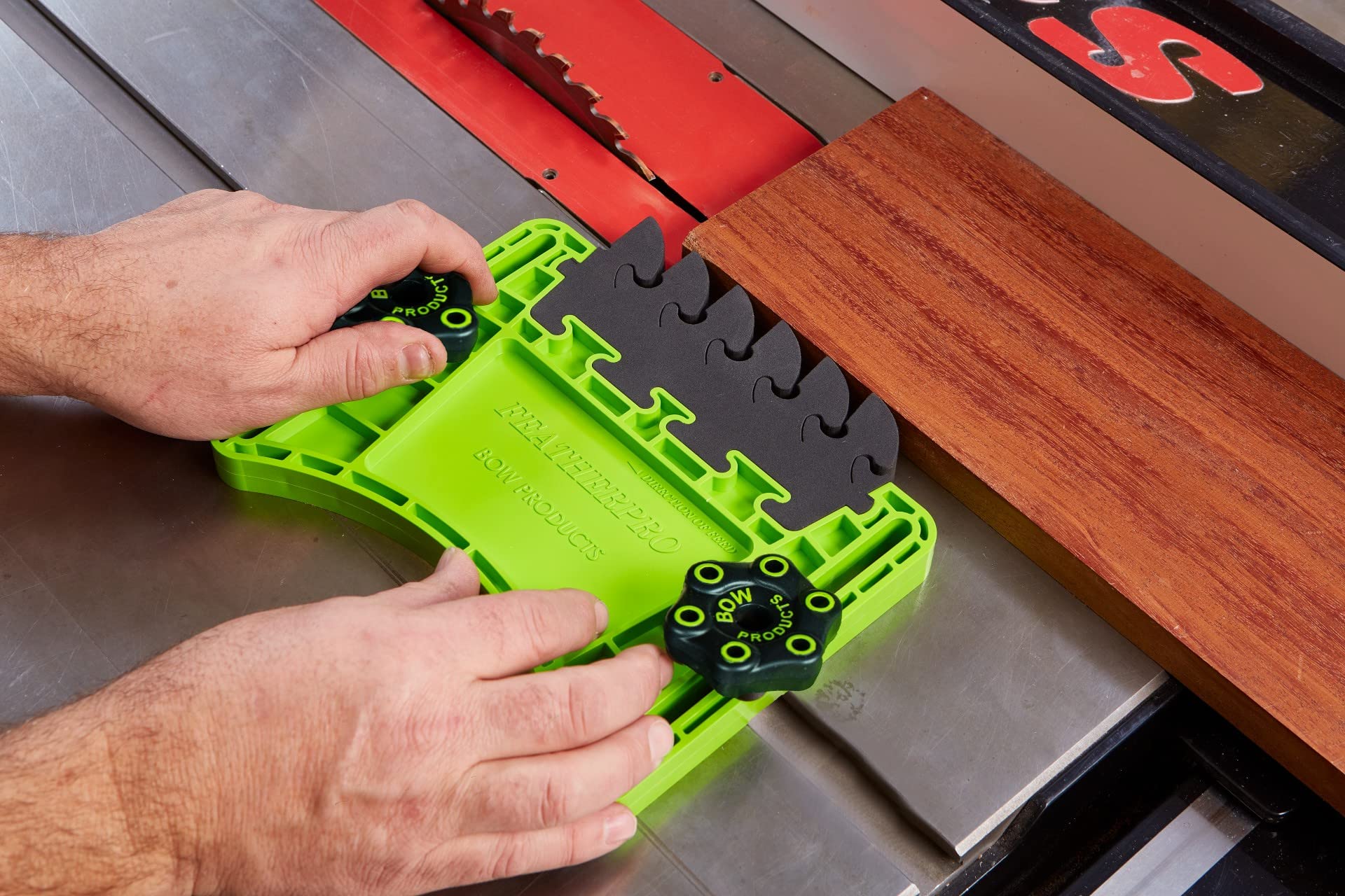 BOW FeatherPRO FP1 safety materials prevent blade damage and fluid absorption.