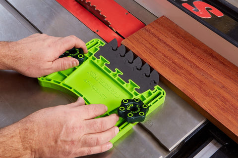 BOW FeatherPRO FP1 safety materials prevent blade damage and fluid absorption.