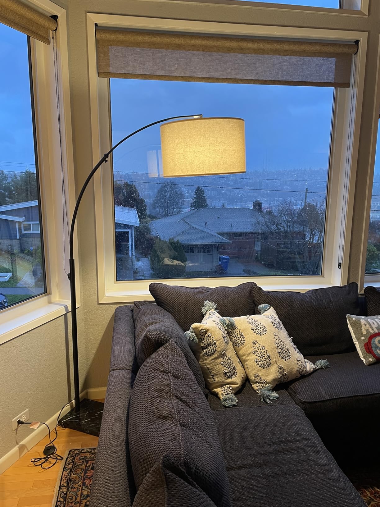 Warm 3000K LED glow for cozy reading.