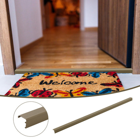 Briwooody threshold cap vinyl durability close shot suggests long-lasting performance.