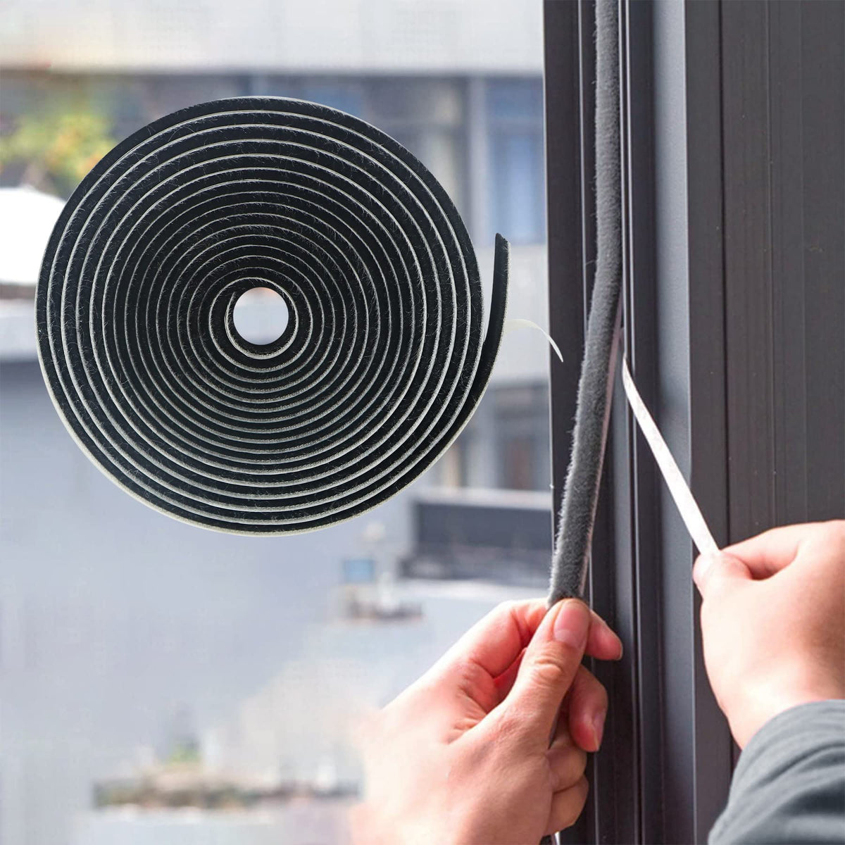 Bruiefpap weather strip adheres to door edges to reduce drafts.