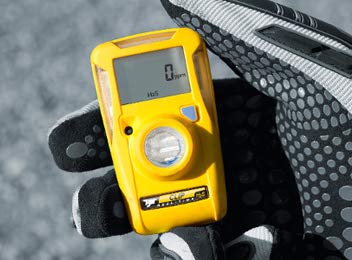 BW Technologies BW Clip O2 monitor yellow with case accessory, easy maintenance-free setup.