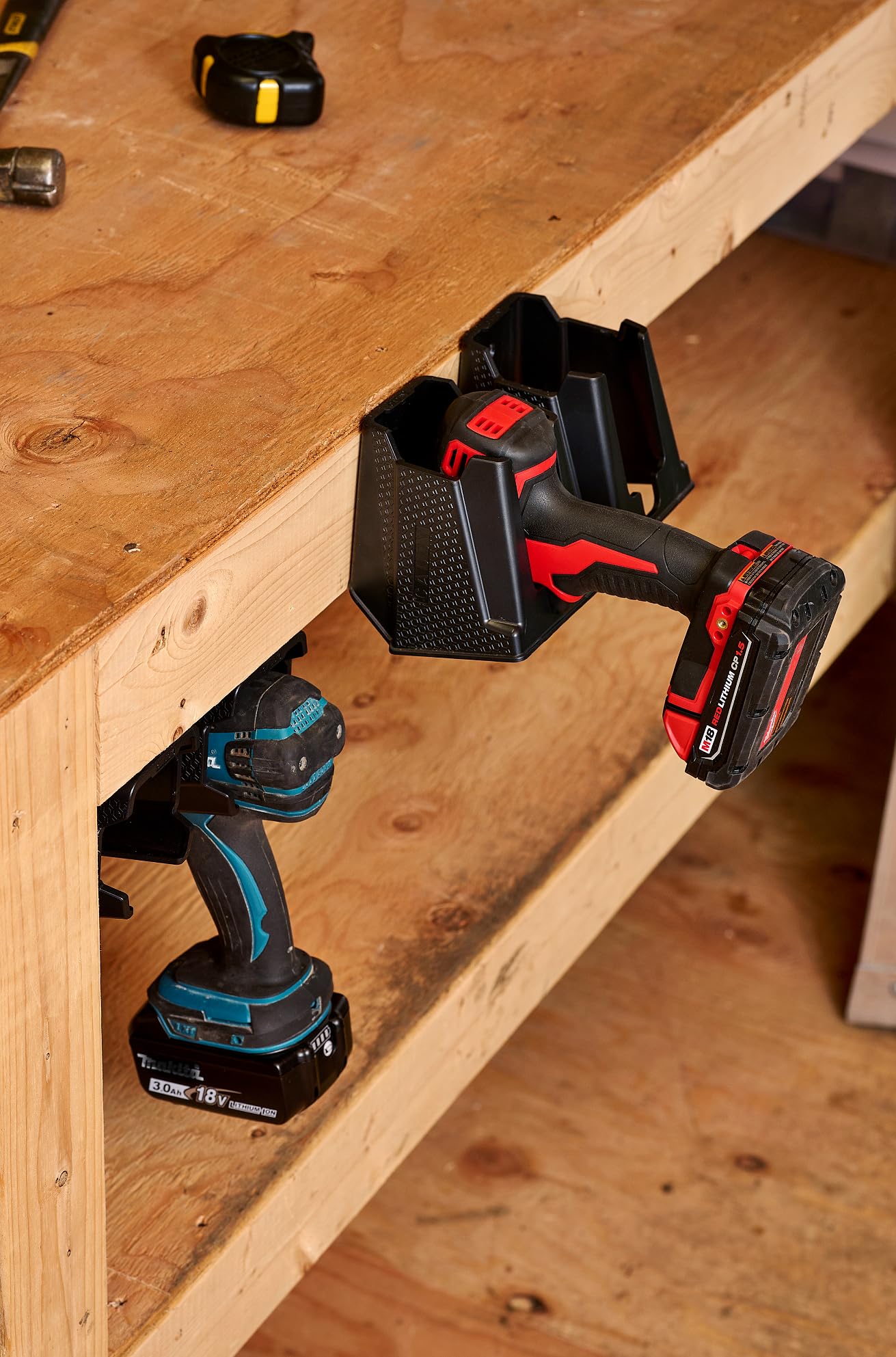 CADDY universal 3x3-pocket fits most drills for easy placement.