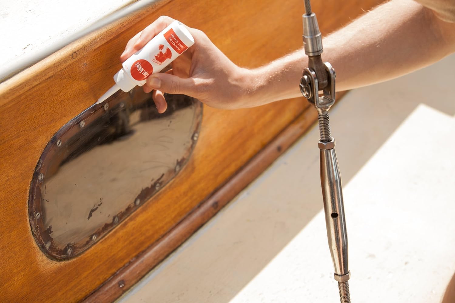 Captain Tolley's Creeping Crack Cure seal action demonstrates waterproof sealing without dismantling.