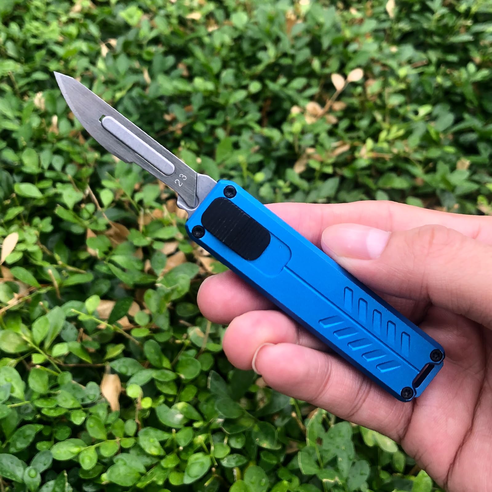 Caressolove ergonomic blue grip knife delivers comfortable handling.