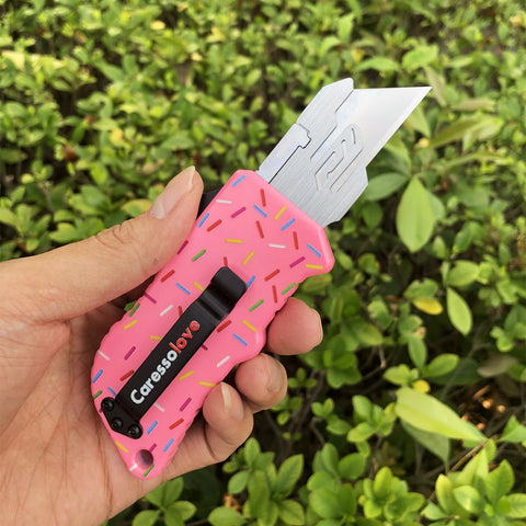 Caressolove five blades included offer quick replacements for ongoing tasks.