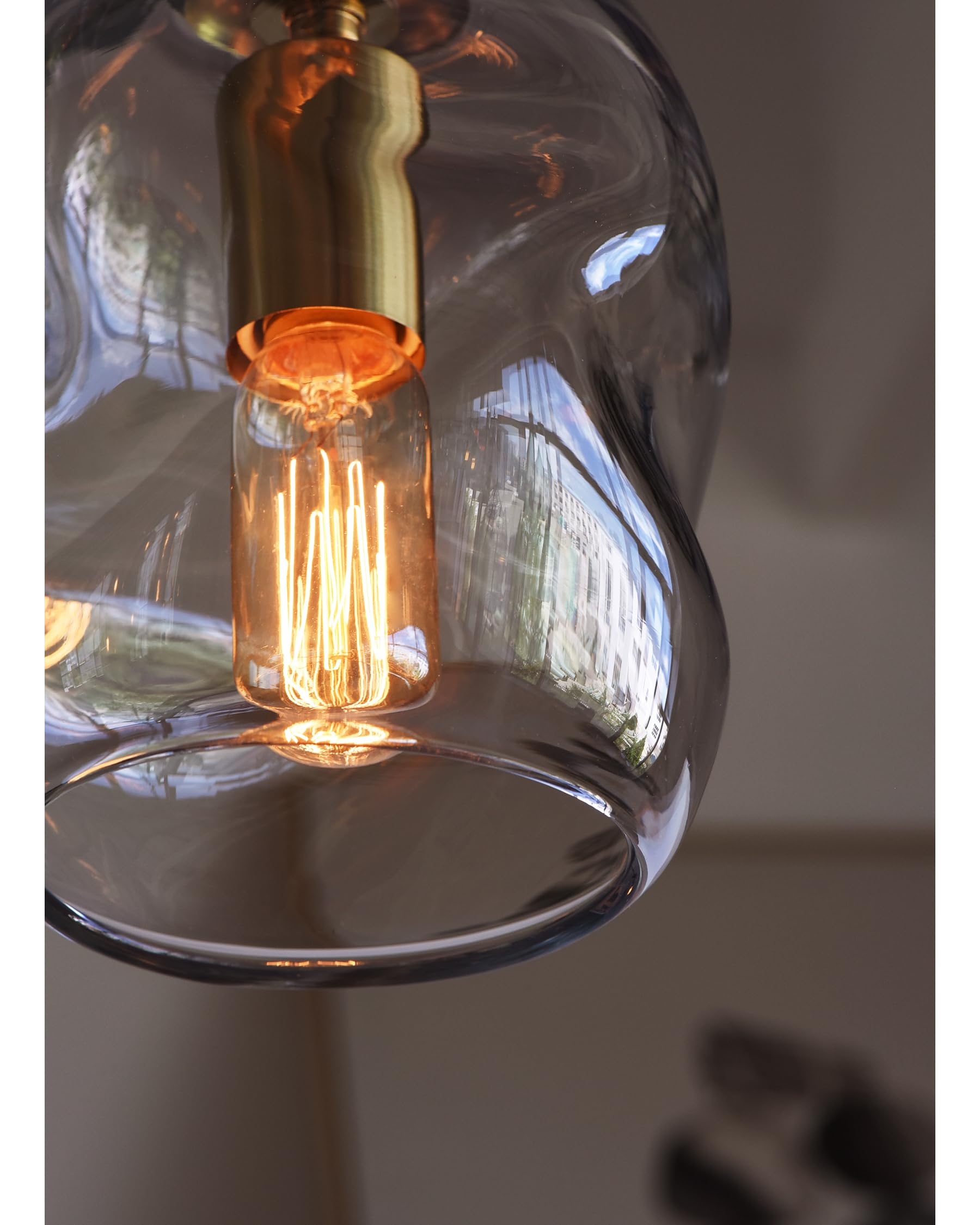 Casamotion safe packaging ensures secure delivery of 2-pack pendants