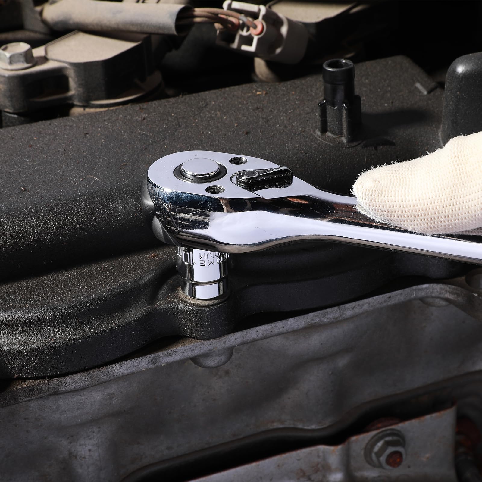 CASOMAN 19mm stubby socket enables high-torque fasteners in tight spots