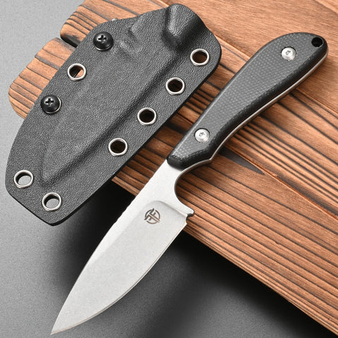 CCFFCC FF101 AUS-10 steel blade edge detail highlighting durability and sharpness.