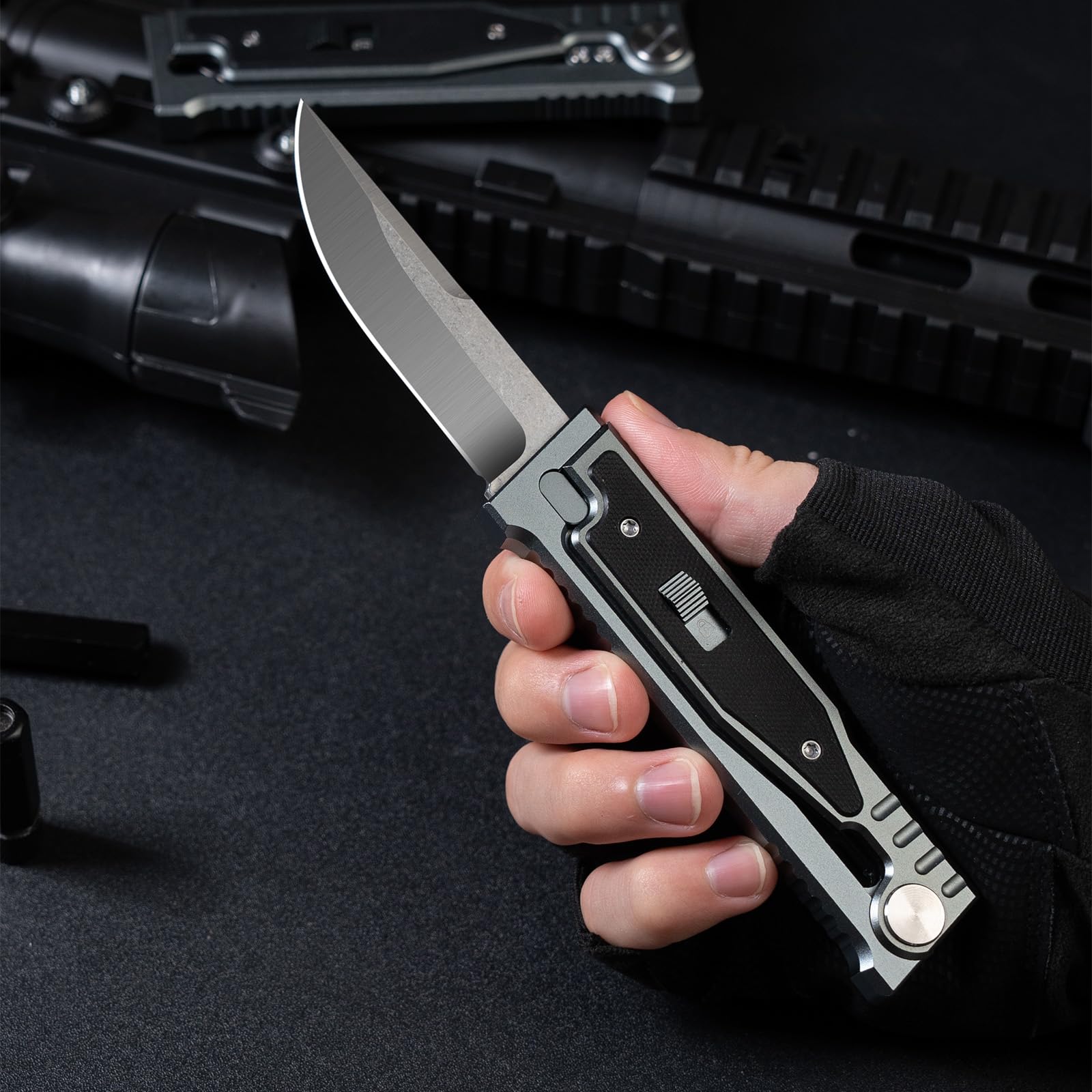 cckk D2 steel blade delivering sharp edge and lasting performance.