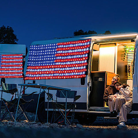 Cerflyer patriotic outdoor decor flag light suitable for holidays.