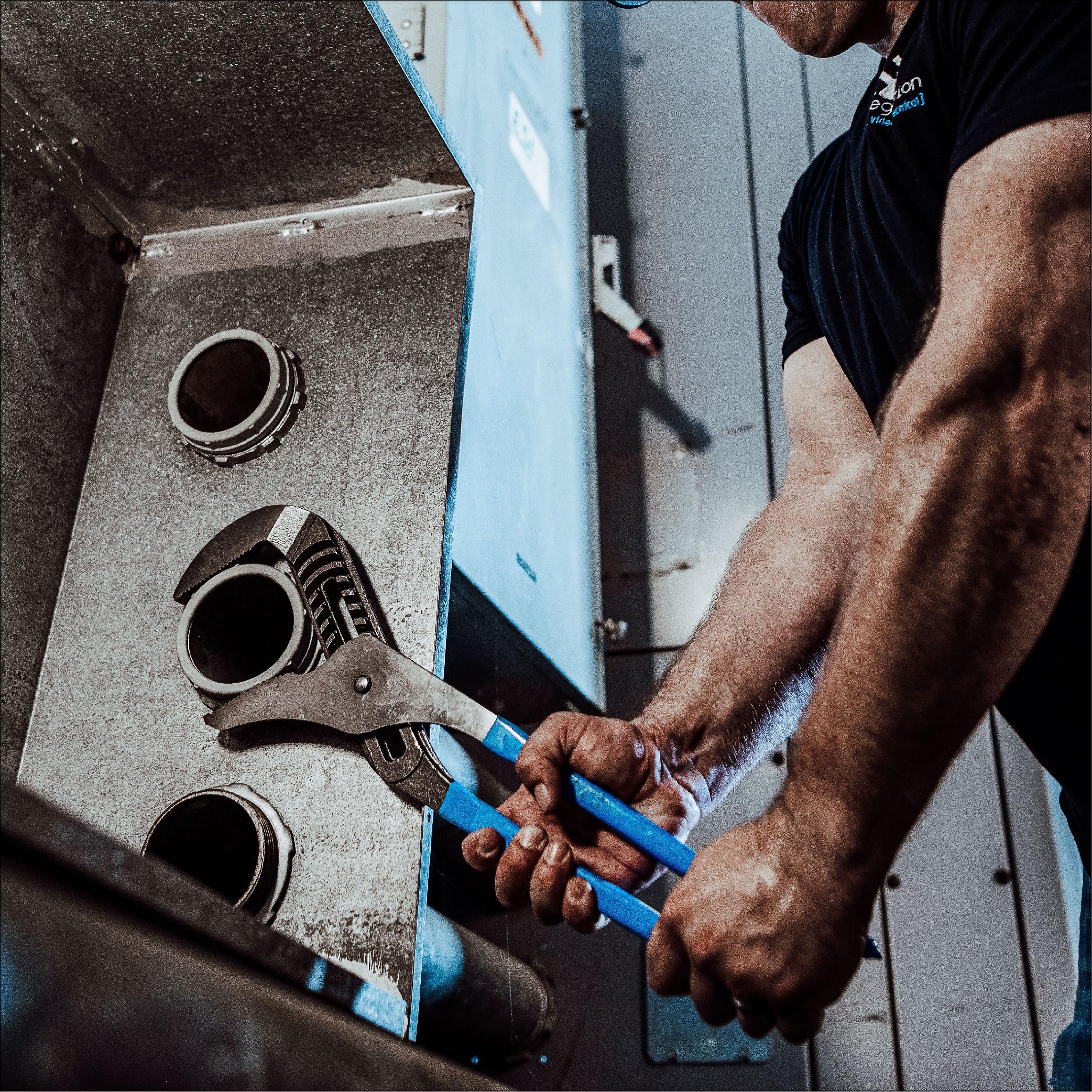 Channellock 480 BIGAZZ forged steel construction delivers lasting strength