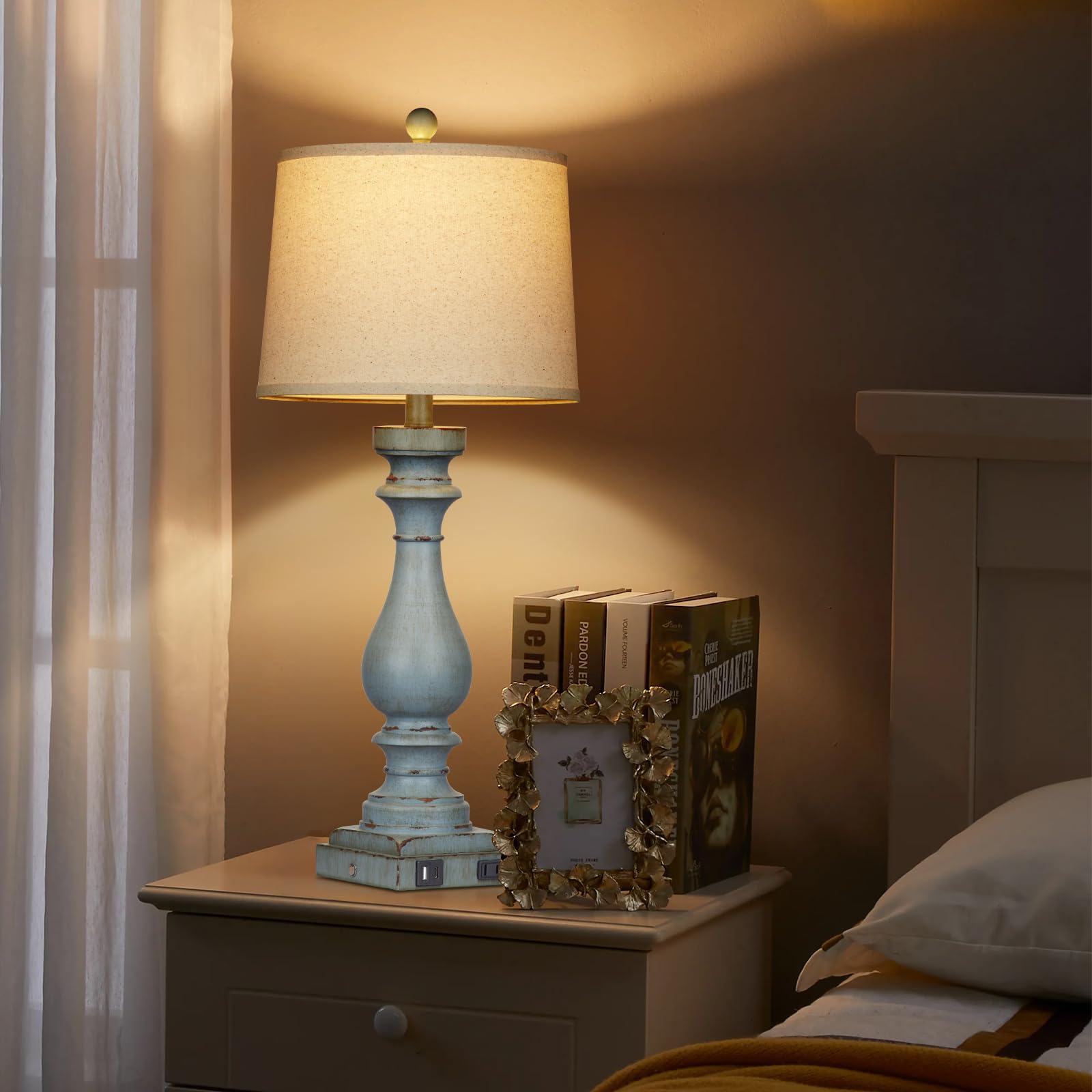 Cinkeda table lamp with integrated AC outlet and charging ports