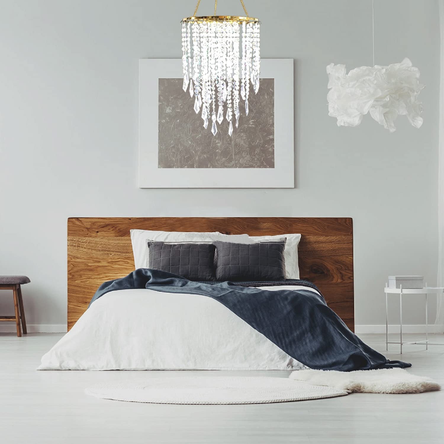 Cioceen chandelier adds elegant décor for weddings