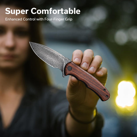 CIVIVI Praxis chamfered edges and ergonomic grip for comfortable handling.