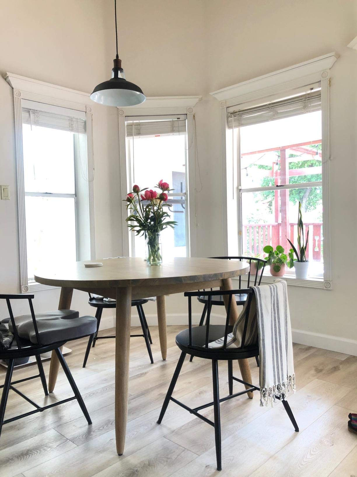 CLAXY pendant ideal for dining rooms and workspaces with industrial charm