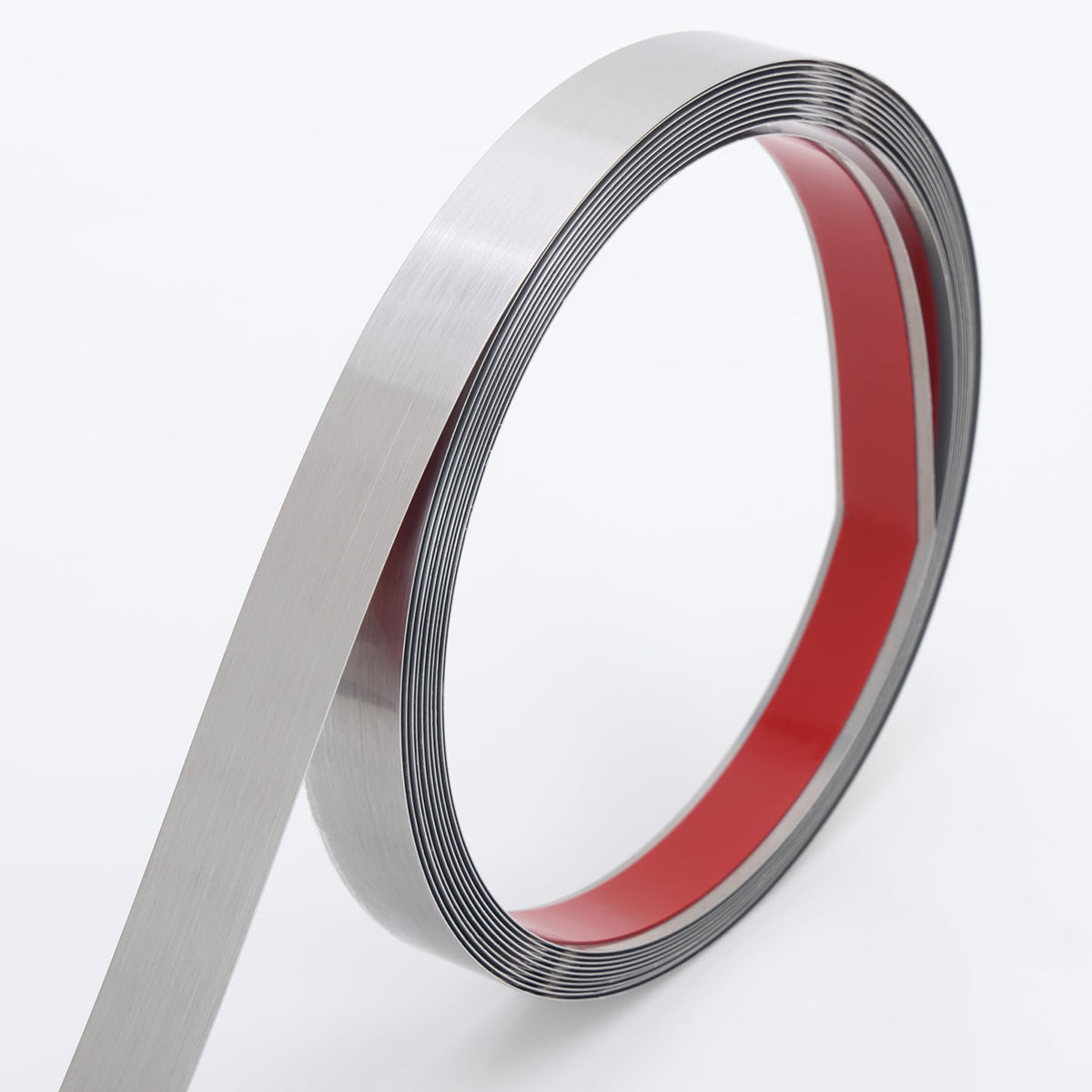 Coengwui brushed-silver peel-and-stick molding accents wall edges with easy install